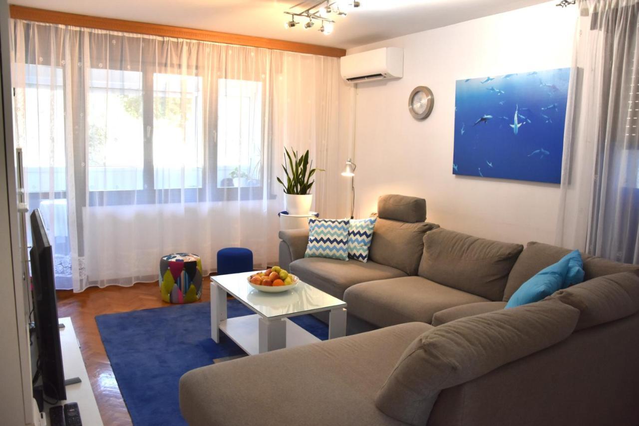 Bulimbasic Apartment Split