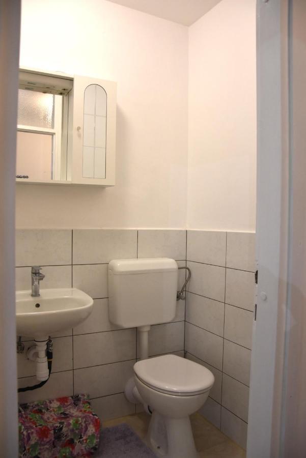 Bulimbasic Apartment Split
